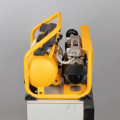 DeWalt bezolejový tichý kompresor 6litrov, 10bar DXCMS156RE