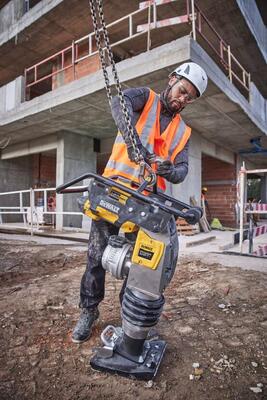 DeWalt Powershift DCPS660PS1 aku vibračný pech 1x aku + nabíjačka