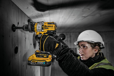 DeWalt aku vrtačka 3-rýchlostná 18V 2x5,0Ah aku Powerstack DCD999H2T