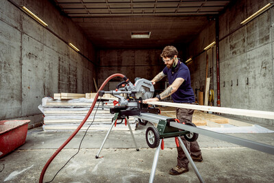 Metabo KGS 305 M pokosová pila, 2x kotouč 613305900