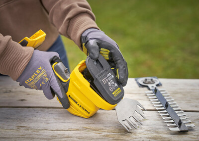 Stanley Fatmax V20 aku nožnice  na trávu 18V 1x2,0Ah aku STCSS20D1