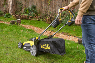 Stanley FatMax V20 SFMCMWS251P aku kosačka s pojazdom 18V 2x6,0Ah aku