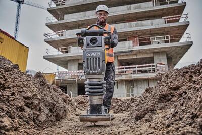DeWalt Powershift DCPS660PS1 aku vibračný pech 1x aku + nabíjačka