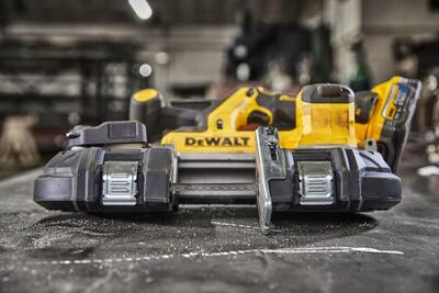 DeWalt DCS378N pásová píla 18V bez aku