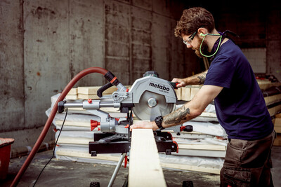 Metabo KGS 305 M pokosová pila, 2x kotouč 613305900