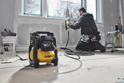 DeWalt FlexVolt DCC1018N aku kompresor 18V, bez aku