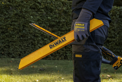 DeWalt DCMHT567N akumulátorové nůžky na živý plot 60cm, 18V bez akumulátoru