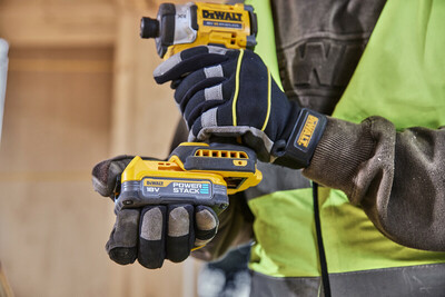 DeWalt DCF860NT aku rázový uťahovák 1/4", 282Nm bez aku v Tstaku