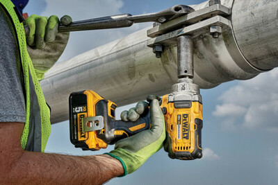 DeWalt DCF894HP2 aku bezuhlíkový rázový uťahovač 18V 2x5,0Ah
