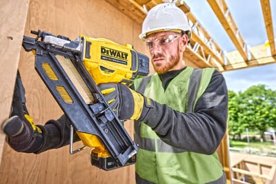 DeWalt DCN930N tesárska klincovačka 50-90mm, 18V bez aku