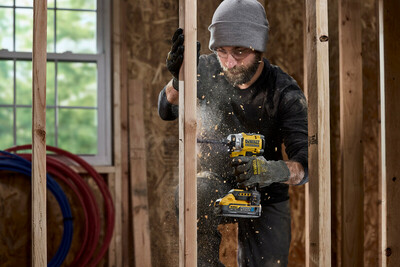 DeWalt DCF860NT aku rázový uťahovák 1/4", 282Nm bez aku v Tstaku