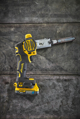 DeWalt DCM200E2T aku prstová brúska 2x1,7Ah aku Powerstack