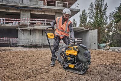 DeWalt Powershift DCPS7154PS1 vibračná doska 100kg