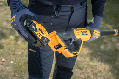 DeWalt DCMPP569P1 aku nožnice na konáre teleskopické max 38mm 18V, 1x5,0Ah aku