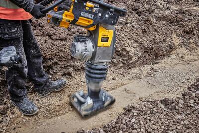 DeWalt Powershift DCPS660PS1 aku vibračný pech 1x aku + nabíjačka