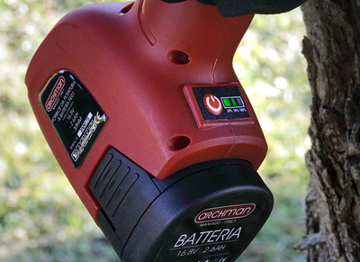 Archman FE04-25 aku nožnice na konáre 16,8V 2x2,0Ah aku