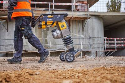 DeWalt Powershift aku vibračný pech bez aku