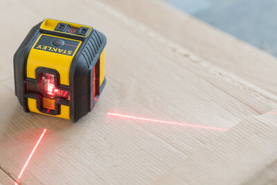 Stanley STHT77502-1 krížový laser CROSS 90™, červený STHT77502-1