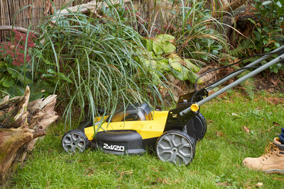 Stanley FatMax V20 SFMCMWS251P aku kosačka s pojazdom 18V 2x6,0Ah aku