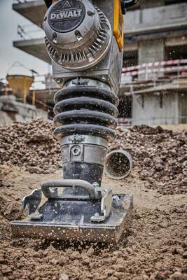 DeWalt Powershift aku vibračný pech bez aku
