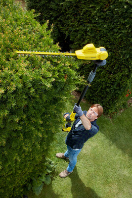 Stanley Fatmax V20 SFMCPH845M1 aku nožnice na živý plot 45 cm na tyči 18V 1x4,0Ah aku 
