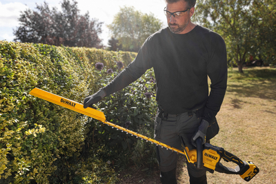 DeWalt DCMHT567N akumulátorové nůžky na živý plot 60cm, 18V bez akumulátoru