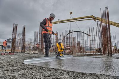 DeWalt Powershift DCPS330 aku sťahovacia vibračná lišta