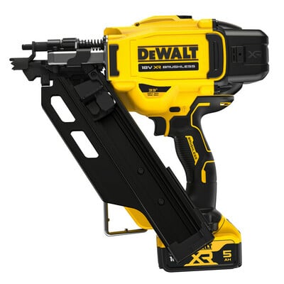 DeWalt DCN930P2 tesárska klincovačka 50-90mm, 18V, 2x 5,0Ah aku