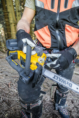DeWalt FlexVolt DCMCST635X1 aku reťazová píla 35cm, 54V 1x3,0Ah aku