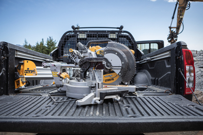 DeWalt DCS782N pokosová píla 305mm, 18V bez aku