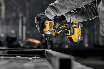 DeWalt DCF860NT aku rázový uťahovák 1/4", 282Nm bez aku v Tstaku