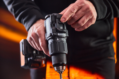 DeWalt McLaren DCD86MP2T aku príklepová vŕtačka 18V 2x5,0Ah aku