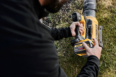 DeWalt FlexVolt DCMBL777X1 aku záhradný fukár 54V, 1x3,0Ah aku
