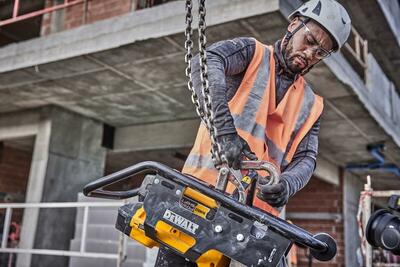 DeWalt Powershift aku vibračný pech bez aku