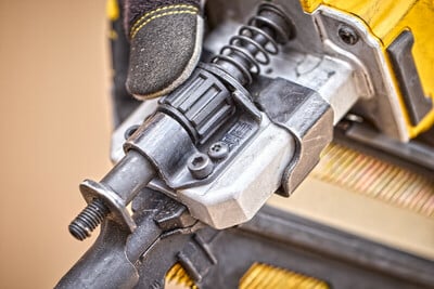 DeWalt DCN930N tesárska klincovačka 50-90mm, 18V bez aku