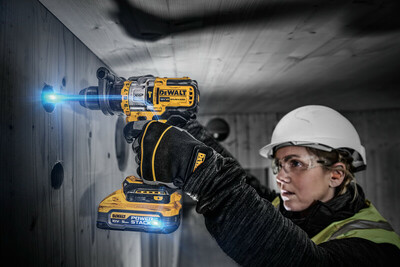 DeWalt aku vrtačka 3-rýchlostná 18V 2x5,0Ah aku Powerstack DCD999H2T