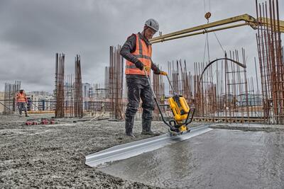 DeWalt Powershift DCPS330 aku sťahovacia vibračná lišta
