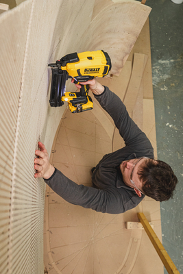 DeWalt DCN210SN dokončovací aku hřebíkovač 18Ga 15–50 mm, 18V bez aku