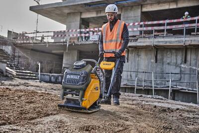 DeWalt Powershift DCPS7154N vibračná doska 100kg