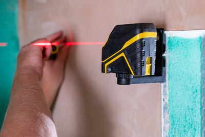 Stanley krížový laser s červeným lúčom FMHT77585-1