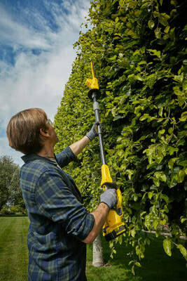 Stanley Fatmax V20 SFMCPH845M1 aku nožnice na živý plot 45 cm na tyči 18V 1x4,0Ah aku 