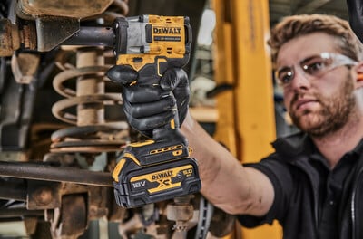 DeWalt DCF921N aku rázový uťahovák 610Nm, 18V bez aku