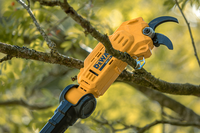 DeWalt DCMPP569P1 aku nožnice na konáre teleskopické max 38mm 18V, 1x5,0Ah aku