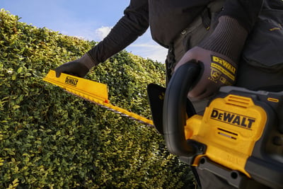 DeWalt DCMHT567N akumulátorové nůžky na živý plot 60cm, 18V bez akumulátoru