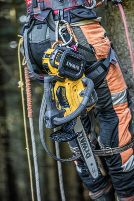 DeWalt FlexVolt DCMCST635X1 aku reťazová píla 35cm, 54V 1x3,0Ah aku