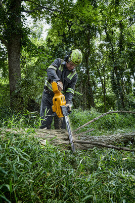 DeWalt DCMCS575N aku reťazová píla 50cm, 54V, 50cm lišta bez aku