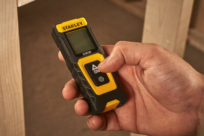 Stanley SLM100 laserový dialkomer do 30m STHT77100-0