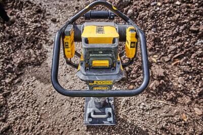 DeWalt Powershift DCPS660PS1 aku vibračný pech 1x aku + nabíjačka
