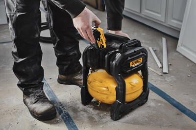 DeWalt FlexVolt DCC1018N aku kompresor 18V, bez aku