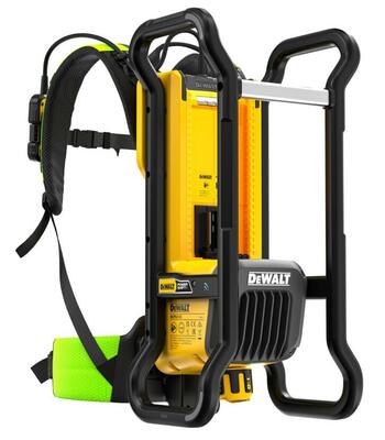 DeWalt Powershift DCPS310 ponorný vibrátor - chrbtová napájacia jednotka